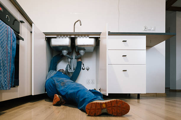 Professional Leak Detection technician working in Arlington, WA